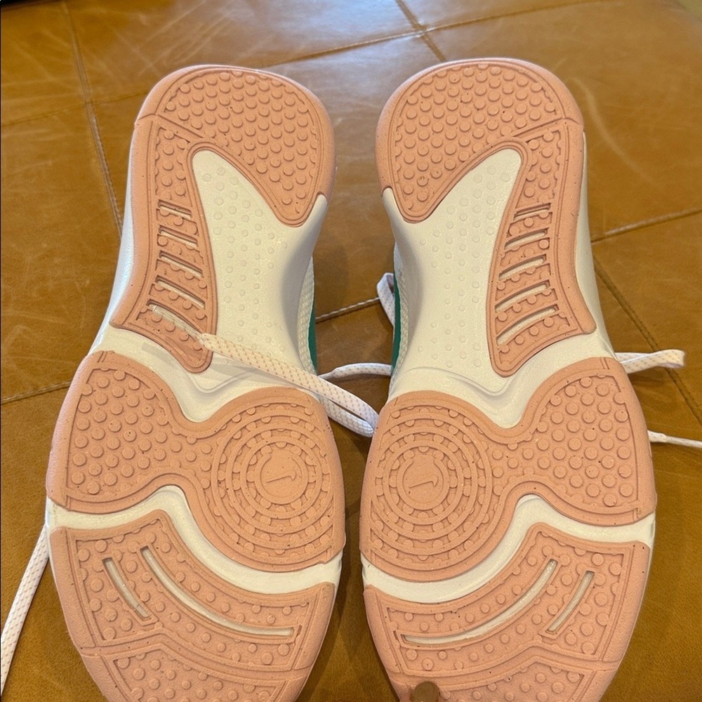 NWOT Never Worn Trendy and Cute Nike City Rep TR women's training shoe size 9.5. - Picture 5 of 7
